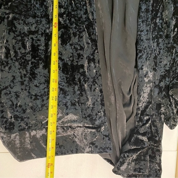 Free People Womens Black Velvet Robe size Small - Picture 12 of 12